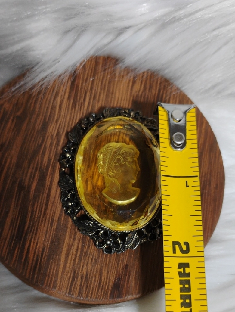 SALE! Antique Yellow Glass Cameo Brooch/Pendant - Picture 10 of 11